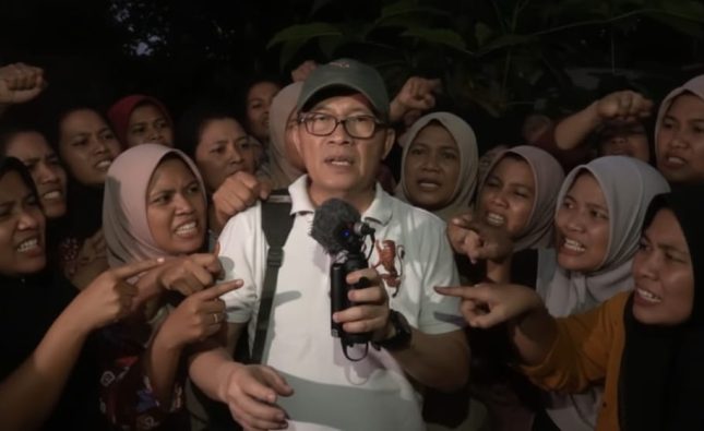 Om Liem Meradang, Emak Emak Ikut Rangsek Rumah Jokowi